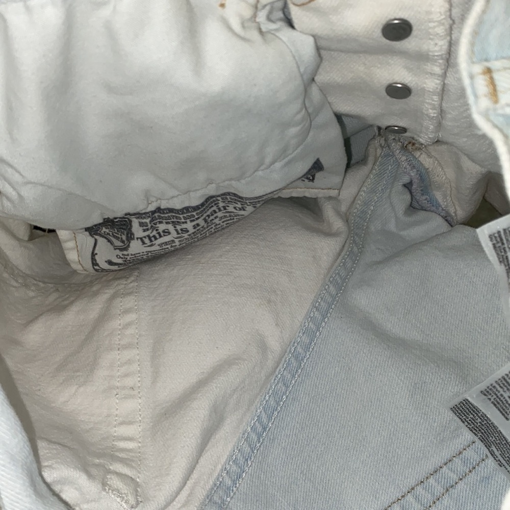 Levi’s - Picture 3 of 4